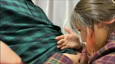 大学同学在教室给我口交并口爆