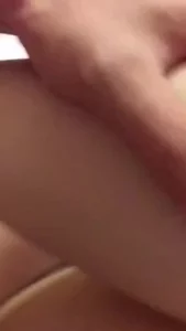 敏感的小骚货同事大量喷潮床都湿透了刺激！